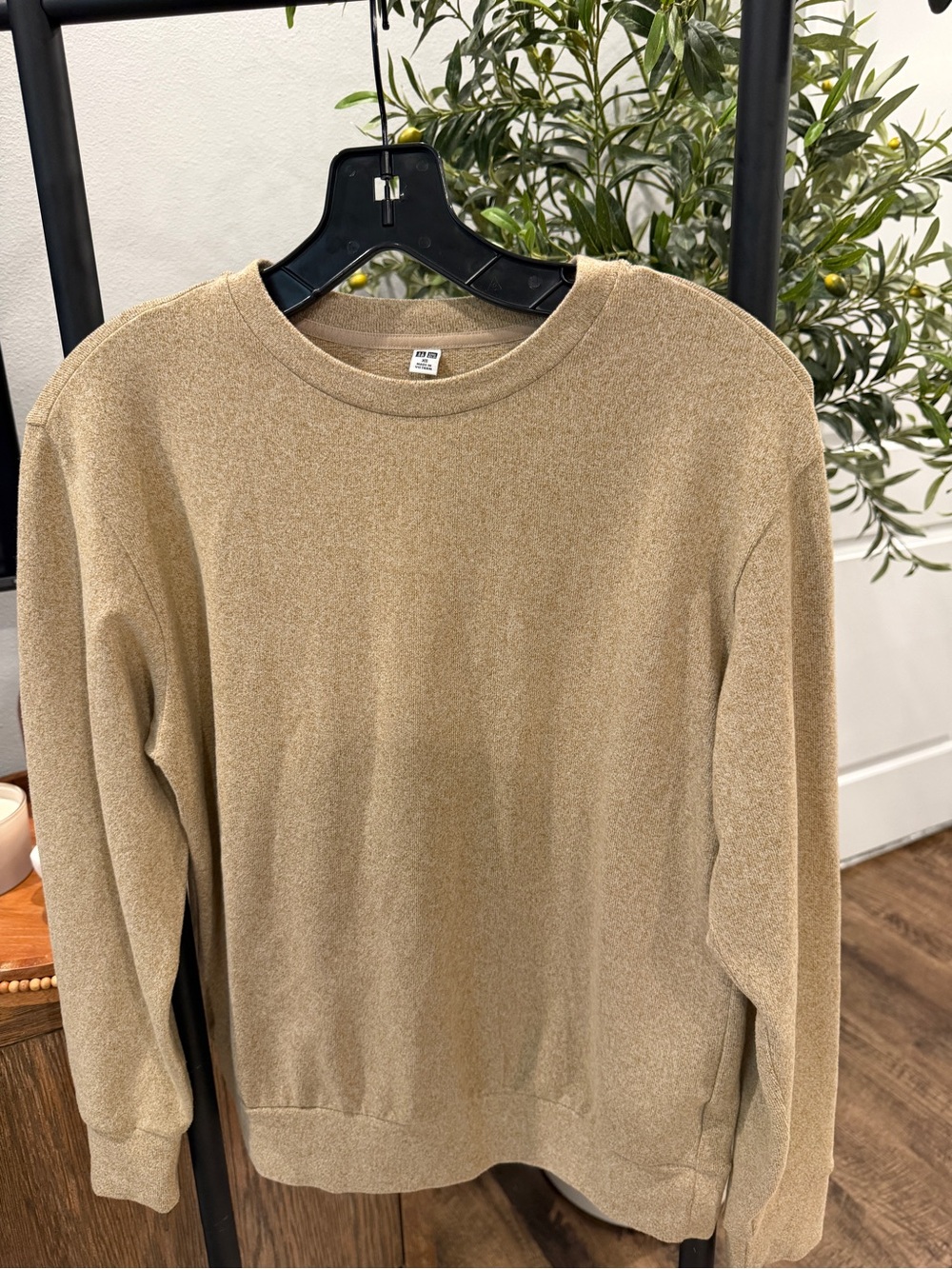Uniqlo Crewneck Sweater in Light Tan